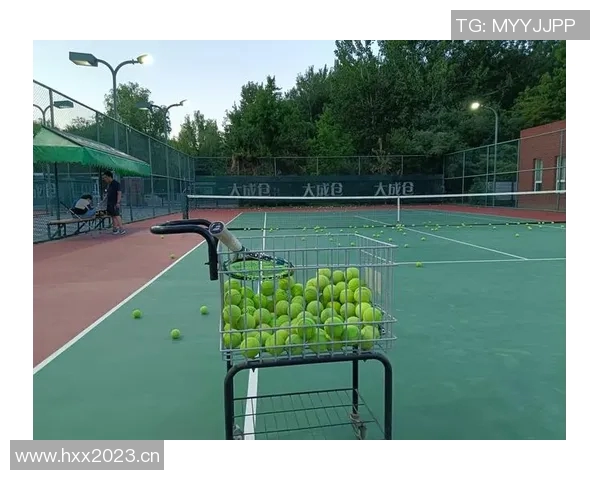 网球新手必看：提升场上意识的实用技巧与训练方法